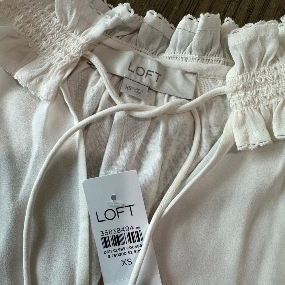LOFT Sleeveless Ruffle Tie Neck Blouse Size XS Cream - Picture 4 of 8